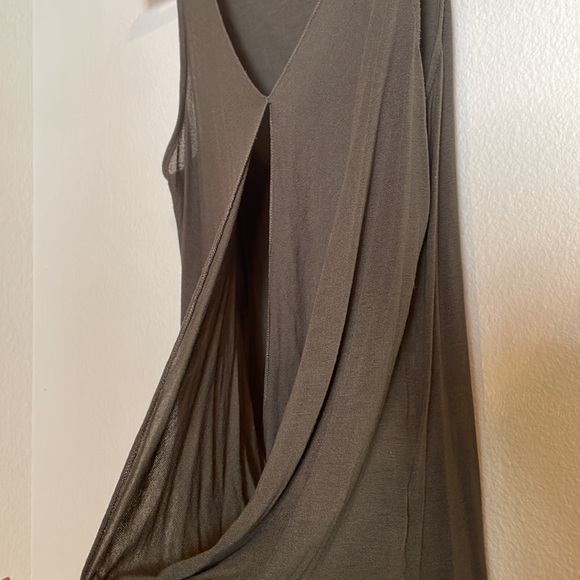 Dark olive green v-neck relaxed tank with twisted front hem detail. - Picture 3 of 3